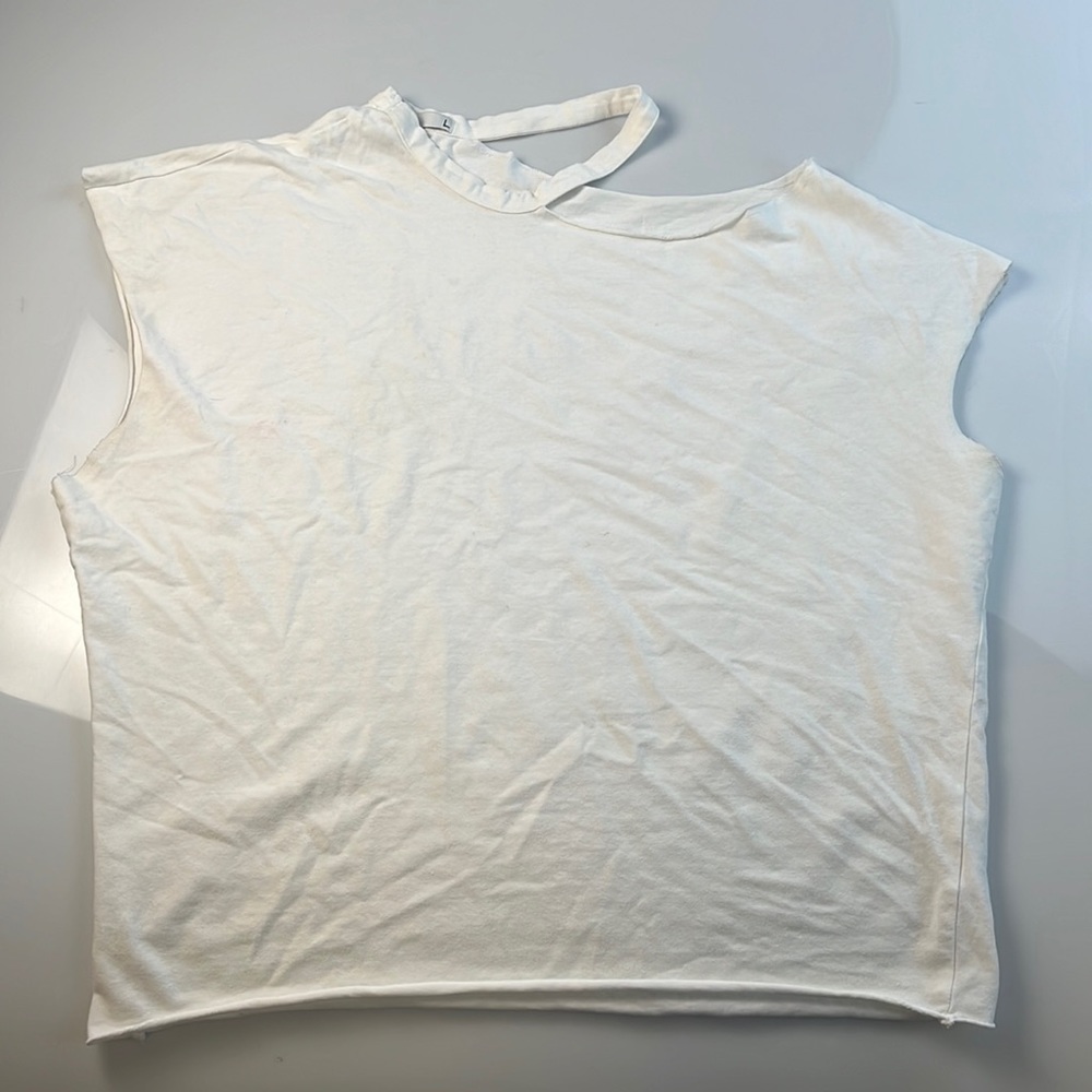 In Luv Neck Detail Cut off Shirt S58-38